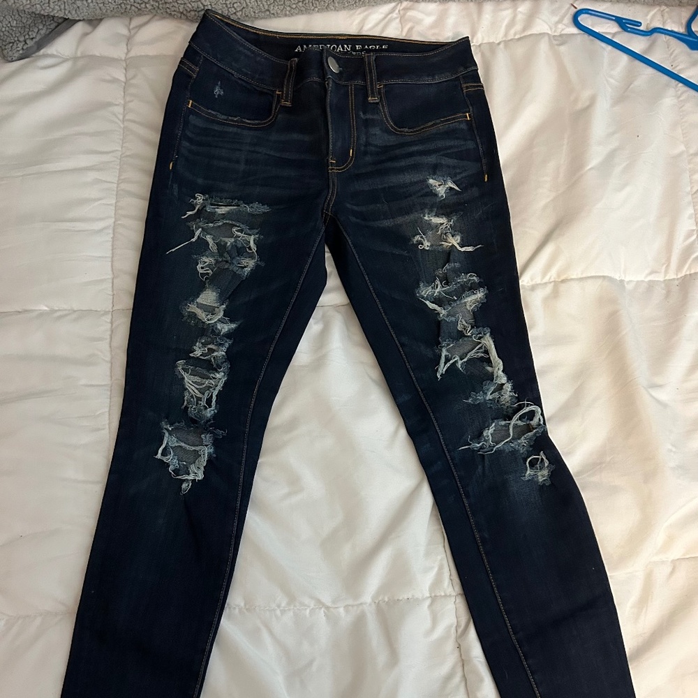 American eagle dark wash ripped jeggings size 4